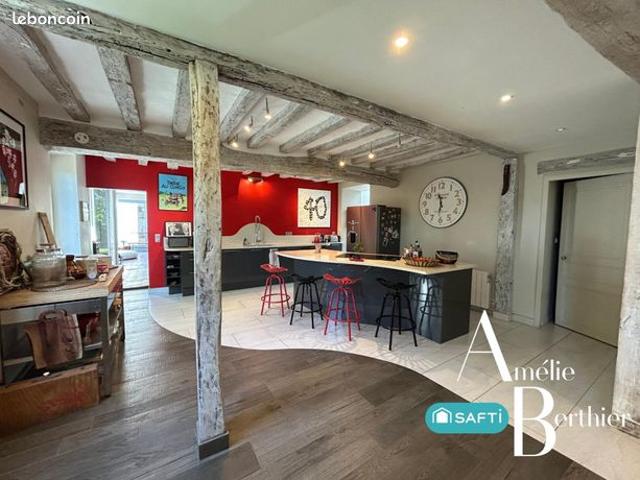 Propriété 8 pièces 200 m²