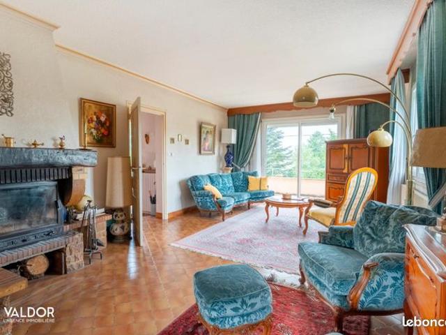 Propriété 8 pièces 200 m²