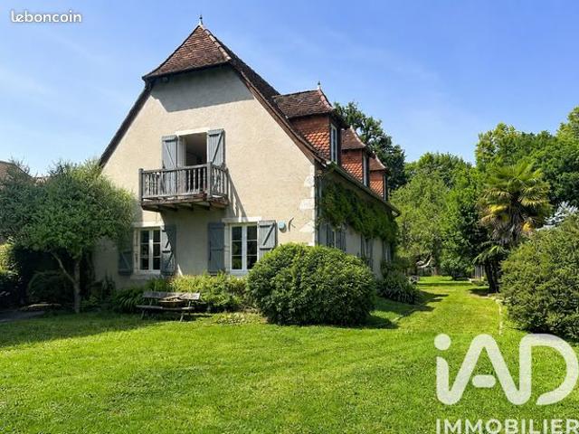 Propriété 8 pièces 200 m²