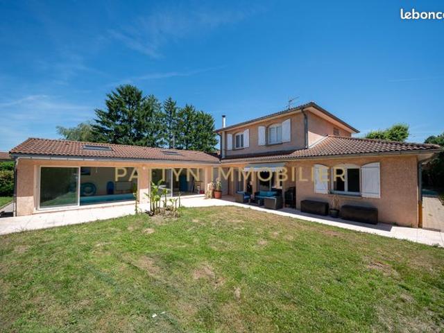 Propriété 8 pièces 200 m²