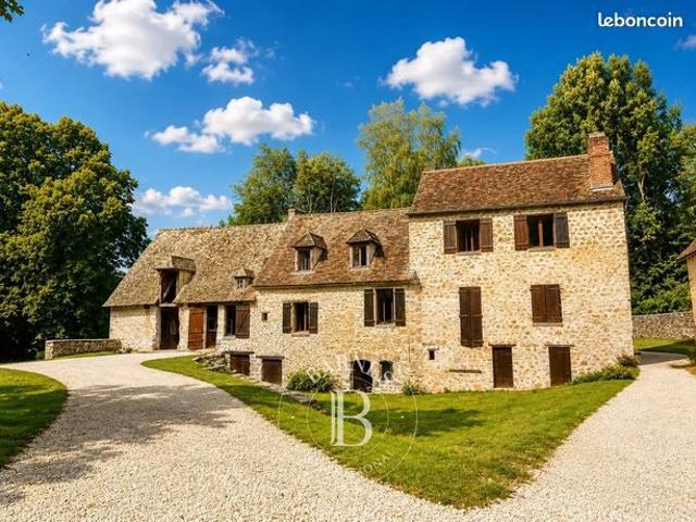 Propriété 8 pièces 200 m²