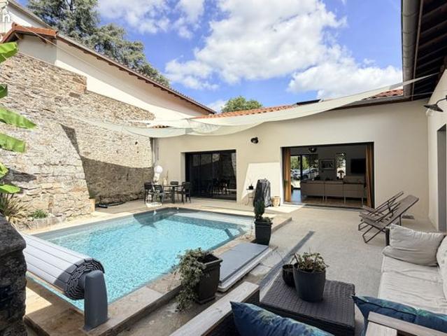 Propriété 8 pièces 200 m²