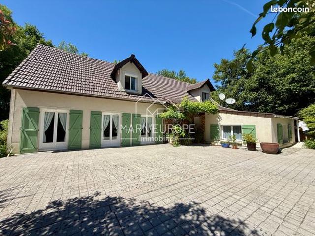 Propriété 8 pièces 200 m²
