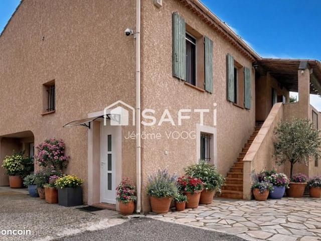 Propriété 8 pièces 200 m²