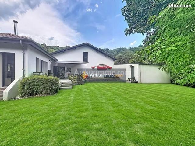 Propriété 8 pièces 200 m²