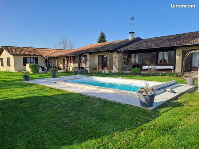 Propriété 8 pièces 200 m²