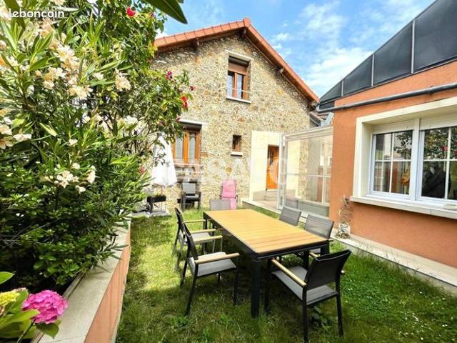 Propriété 8 pièces 200 m²