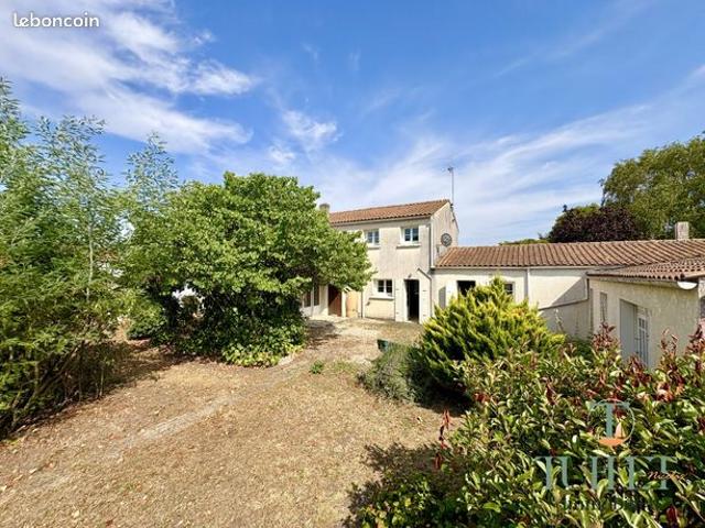Propriété 8 pièces 200 m²