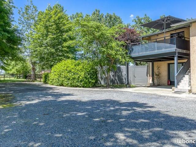 Propriété 8 pièces 200 m²