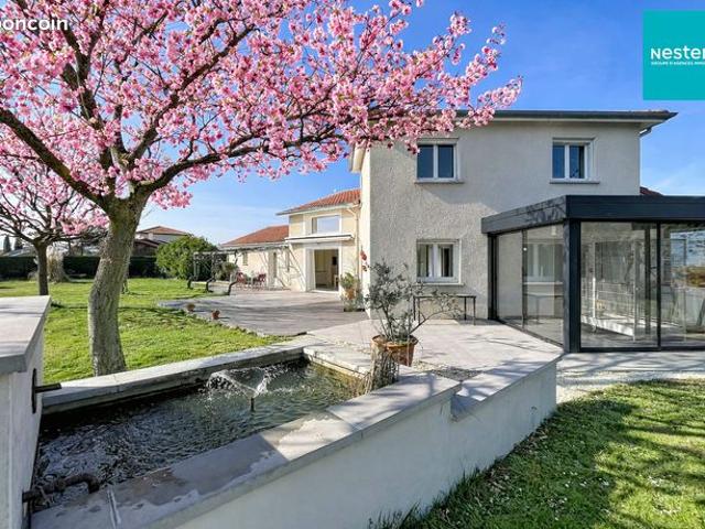 Propriété 8 pièces 203 m²