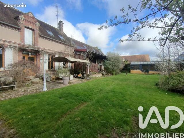 Propriété 8 pièces 181 m²