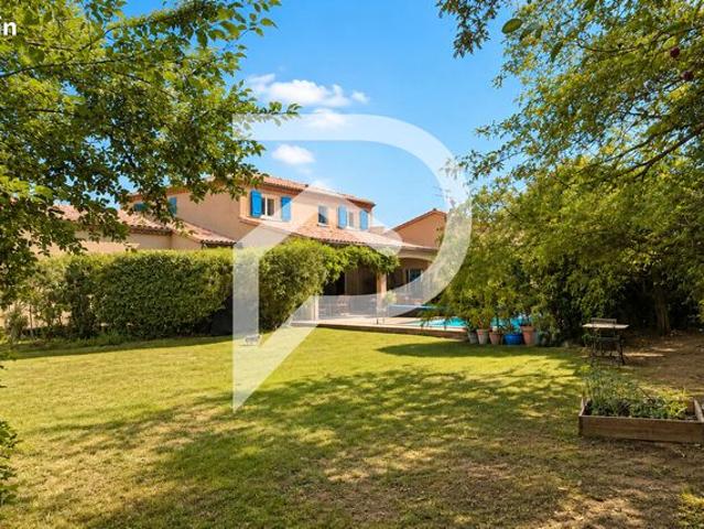 Propriété 8 pièces 203 m²