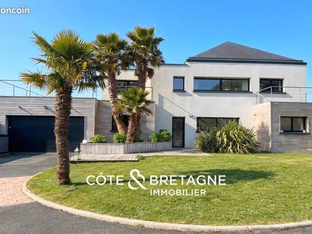 Propriété 8 pièces 214 m²