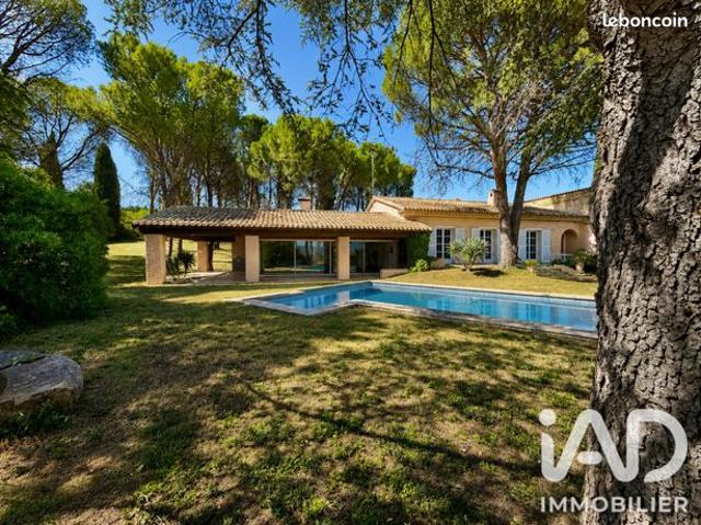 Propriété 8 pièces 214 m²