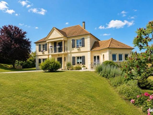 Propriété 8 pièces 214 m²