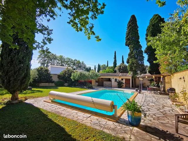 Propriété 8 pièces 214 m²