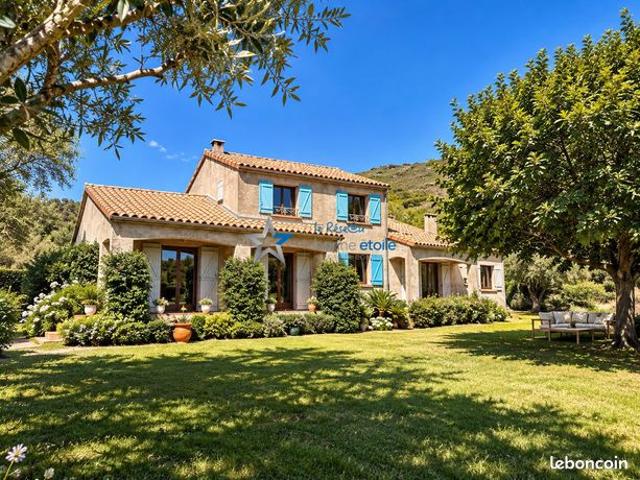 Propriété 8 pièces 215 m²
