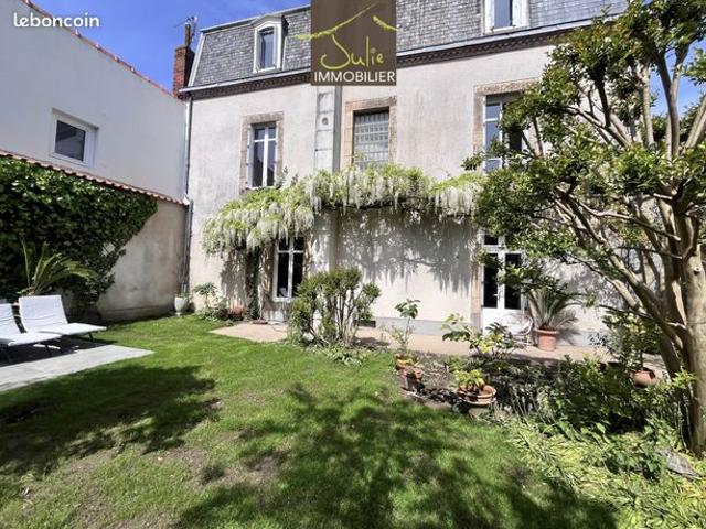 Propriété 8 pièces 215 m²