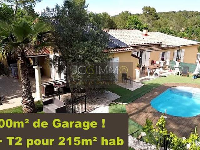 Propriété 8 pièces 215 m²