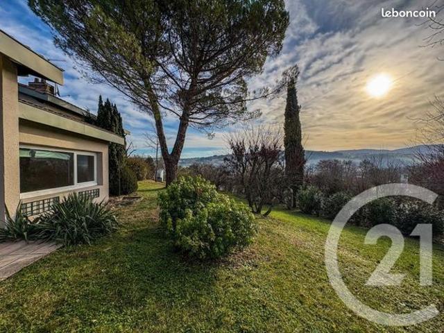 Propriété 8 pièces 215 m²