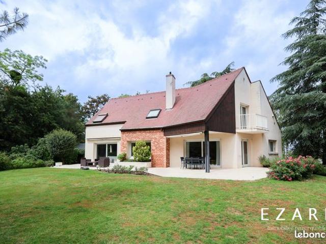 Propriété 8 pièces 215 m²