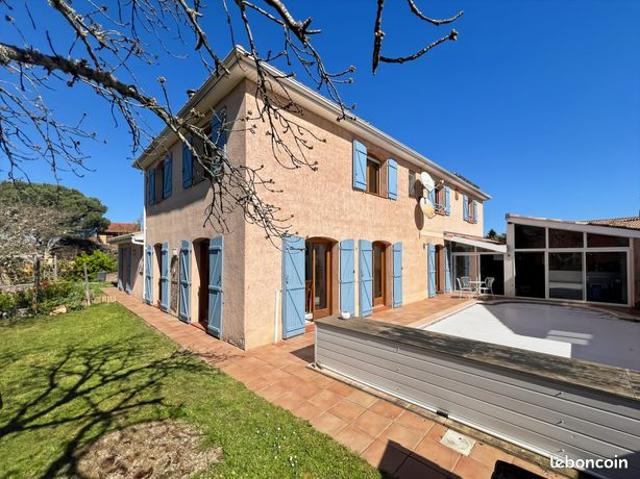 Propriété 8 pièces 216 m²