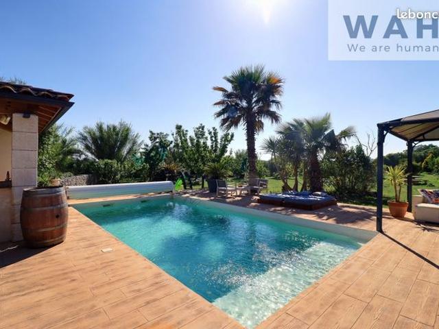 Propriété 8 pièces 216 m²