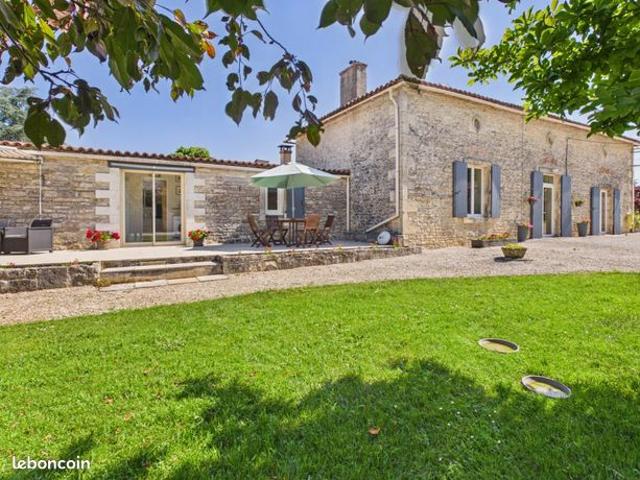 Propriété 8 pièces 216 m²