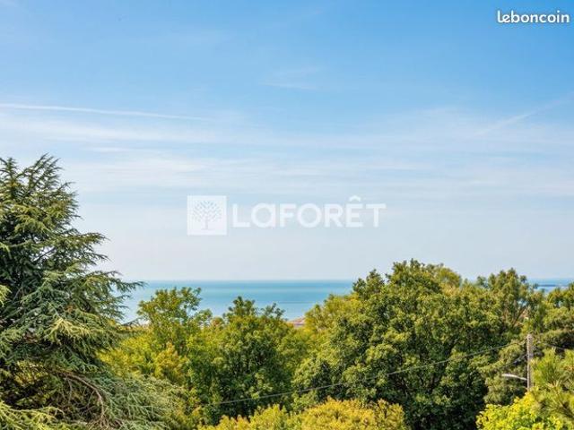 Propriété 8 pièces 216 m²