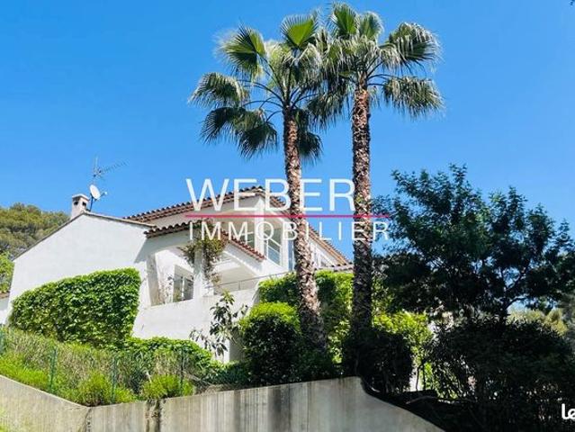 Propriété 8 pièces 216 m²