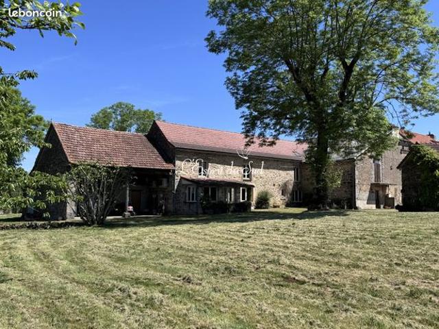 Propriété 8 pièces 216 m²