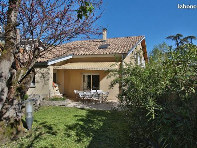 Propriété 8 pièces 216 m²
