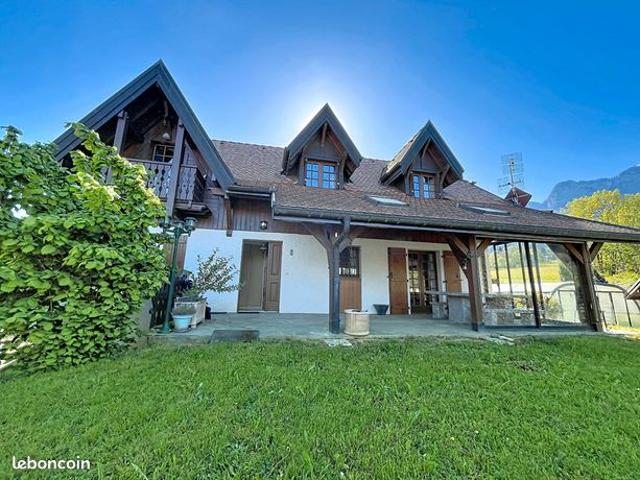 Propriété 8 pièces 216 m²