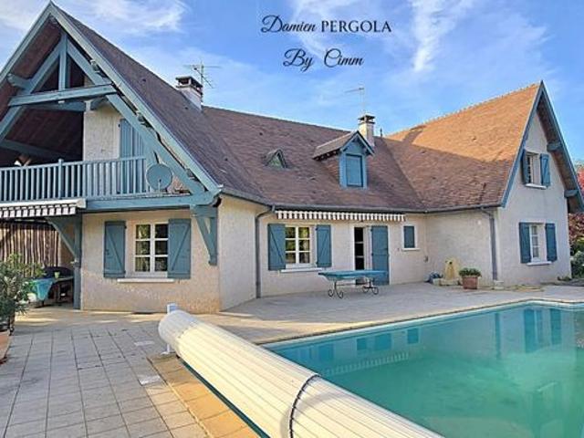 Propriété 8 pièces 216 m²