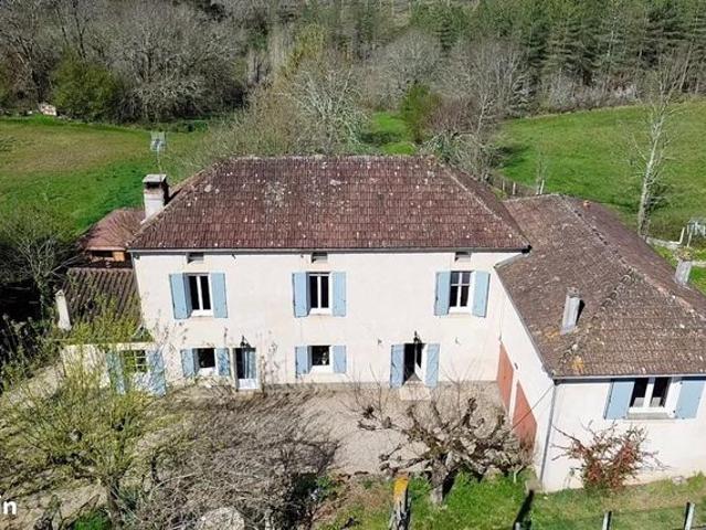 Propriété 8 pièces 216 m²
