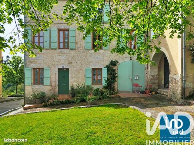 Propriété 8 pièces 216 m²