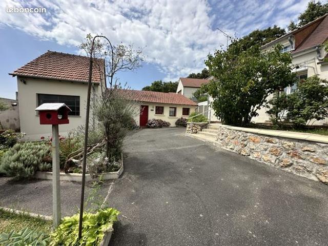 Propriété 8 pièces 217 m²