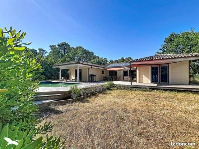 Propriété 8 pièces 217 m²