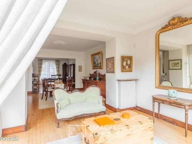 Propriété 8 pièces 217 m²
