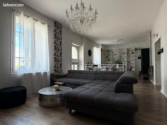Propriété 8 pièces 217 m²