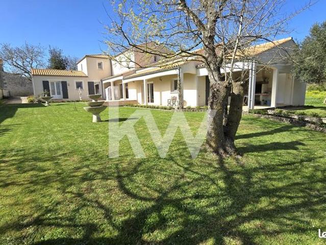 Propriété 8 pièces 217 m²