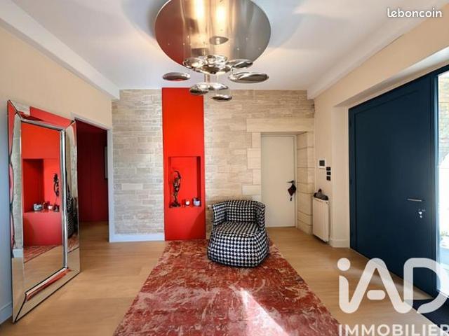 Propriété 8 pièces 217 m²