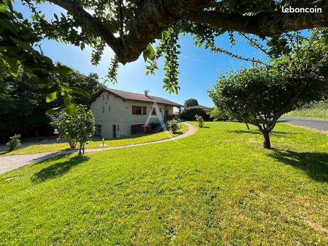 Propriété 8 pièces 218 m²