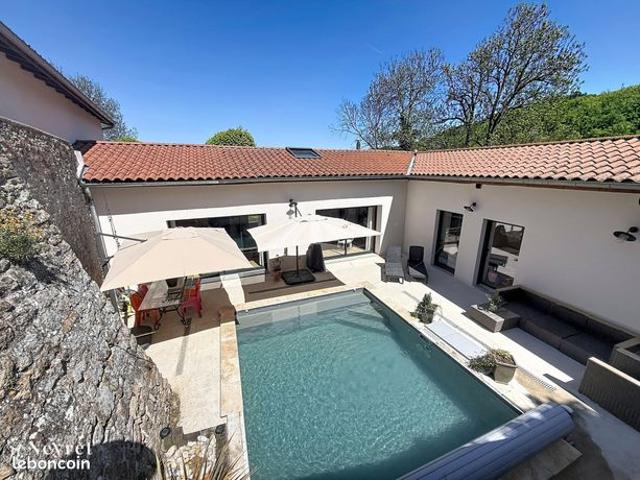 Propriété 8 pièces 200 m²