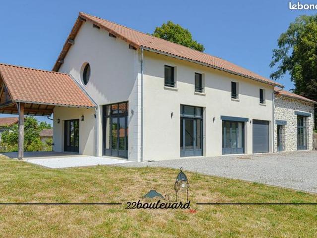 Propriété 8 pièces 219 m²