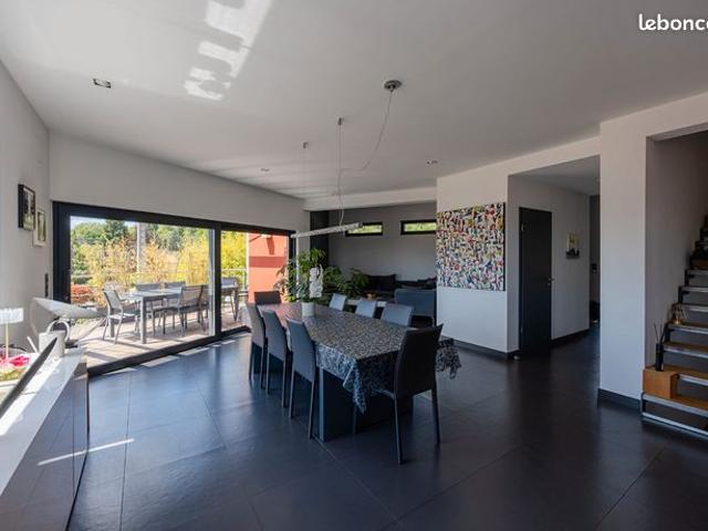 Propriété 8 pièces 210 m²