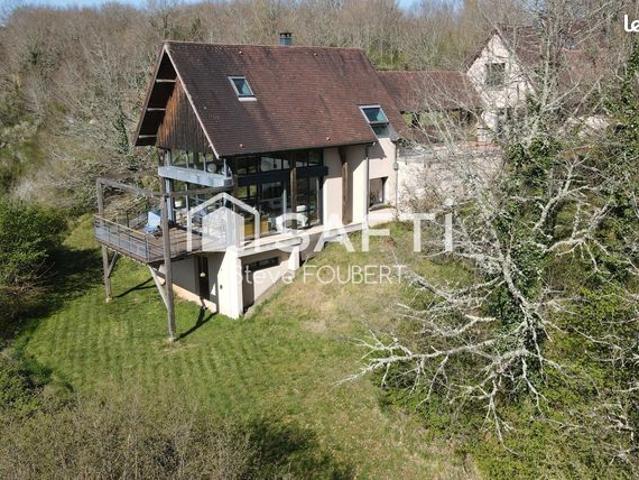 Propriété 8 pièces 210 m²