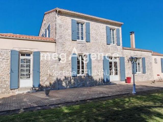 Propriété 8 pièces 210 m²
