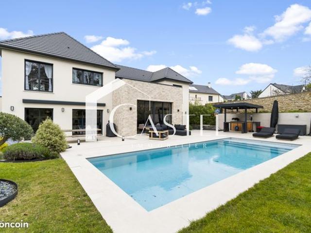 Propriété 8 pièces 210 m²