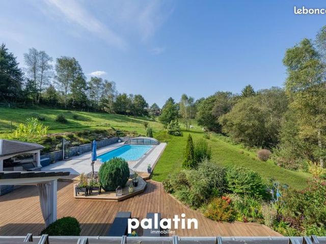 Propriété 8 pièces 210 m²